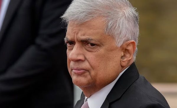 හිටපු ජනාධිපති රනිල් රෝහලෙන් පිටව යයි. Former President Ranil discharged from hospital